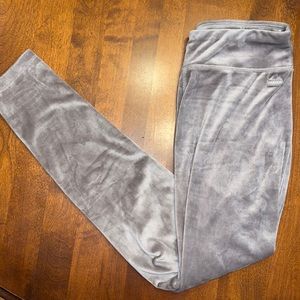 Danskin gray velvet leggings
